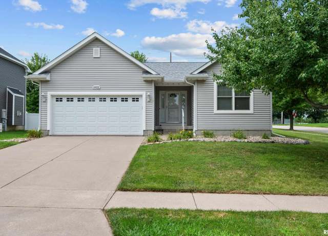 Property at 6922 Madison St, Davenport, IA 52806, 4 beds, 3 baths