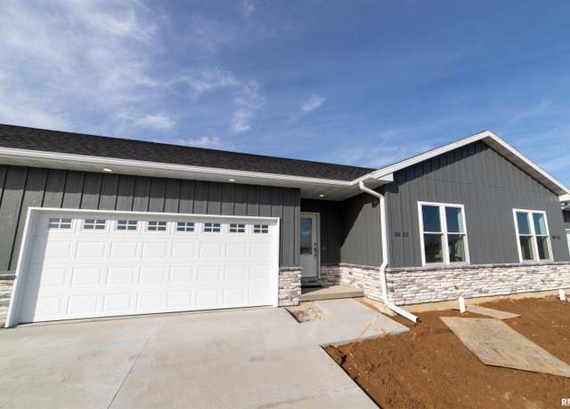 Property at 5013 Chestnut St, Quincy, IL 62305, 3 beds, 2 baths