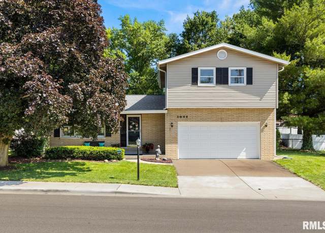 Property at 1055 E Jefferson St, Morton, IL 61550, 3 beds, 2 baths
