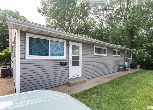 Property at 1117 Ann Eliza St, Pekin, IL 61554, 4 beds, 4 baths