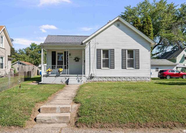 Property at 1565 29th Ave, Moline, IL 61265, 2 beds, 1 bath