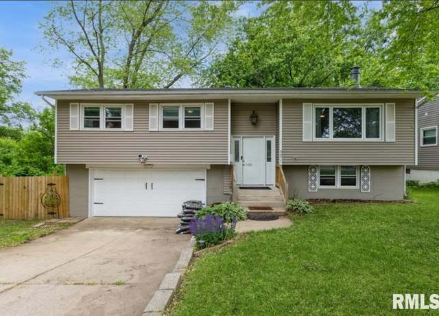 Property at 3071 S Hampton Dr, Bettendorf, IA 52722, 3 beds, 1.5 baths