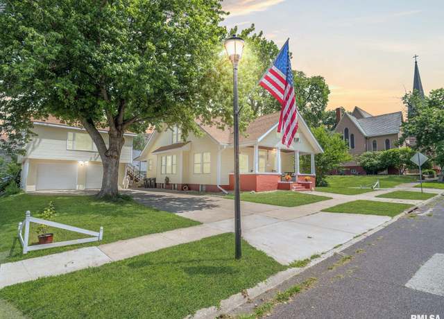 Property at 405 Washington St, Pekin, IL 61554, 5 beds, 2 baths