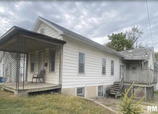 Property at 325 Cherry St, Quincy, IL 62301, 2 beds, 1 bath