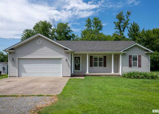 Property at 1807 W Cherry St, Herrin, IL 62948, 3 beds, 2 baths