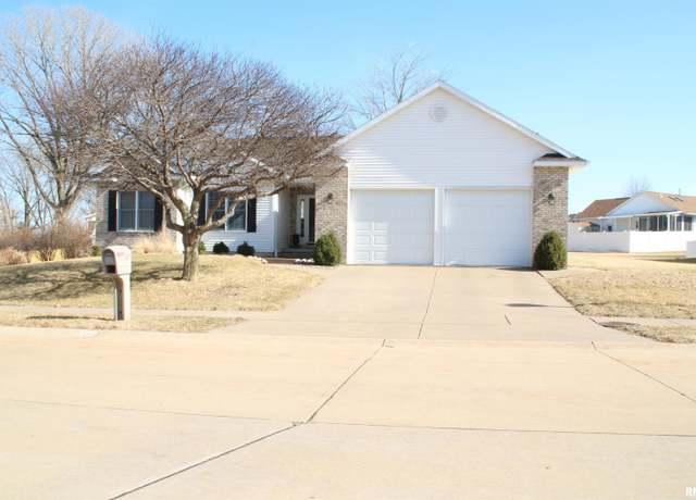 Property at 1609 Spring Green Dr, Davenport, IA 52804, 4 beds, 3 baths