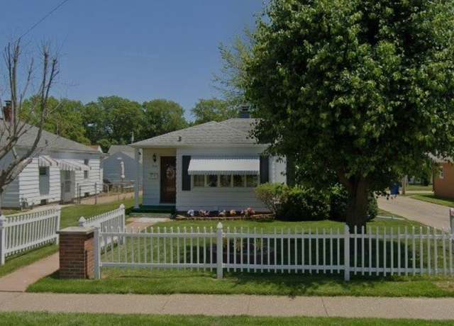 Property at 1108 53rd St, Moline, IL 61265, 2 beds, 2 baths
