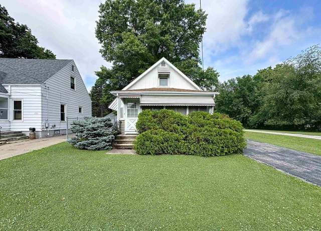 Property at 1717 31st Street A, Moline, IL 61265-3337, 3 beds, 1 bath