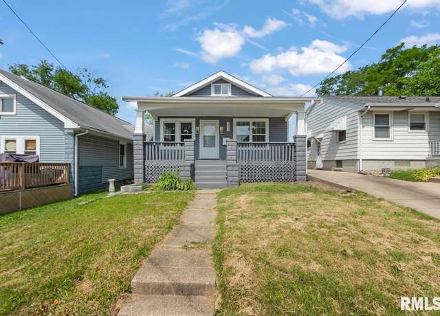 Property at 3903 N Prospect Rd, Peoria Heights, IL 61616, 3 beds, 2 baths