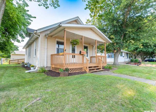 Property at 1501 Martha St, Pekin, IL 61554, 3 beds, 1 bath