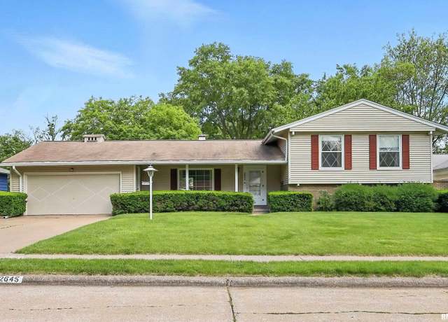 Property at 2645 Fillmore Ln, Davenport, IA 52804, 3 beds, 1.5 baths