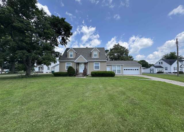 Property at 1687 Indiana Dr, Galesburg, IL 61401, 3 beds, 2 baths