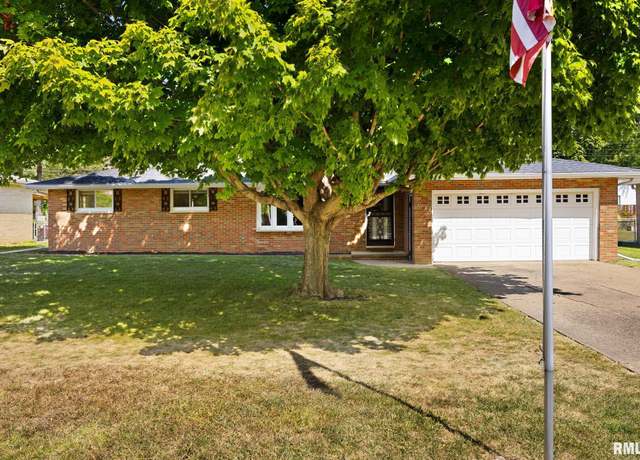 Property at 117 Julian Ave, East Peoria, IL 61611, 3 beds, 2 baths