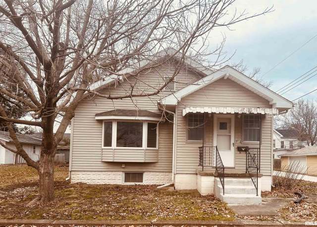 Property at 716 W Monroe St, Auburn, IL 62615, 2 beds, 1.5 baths