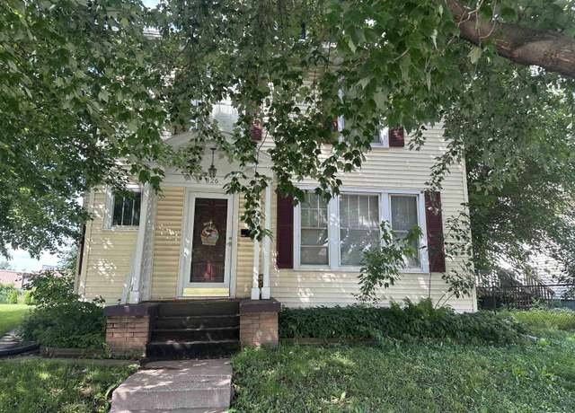 Property at 326 S Linwood Ave, Davenport, IA 52802, 4 beds, 3 baths