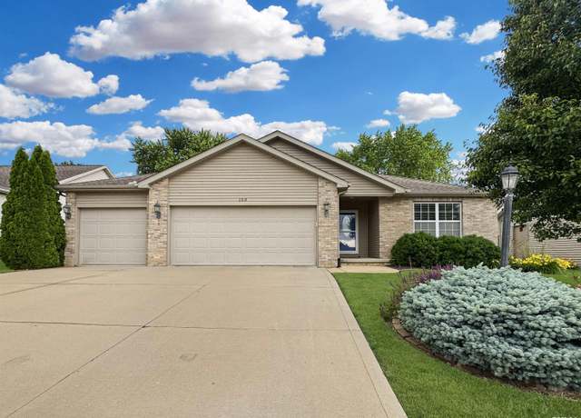 Property at 153 Tuscany Ct, Morton, IL 61550, 5 beds, 3 baths