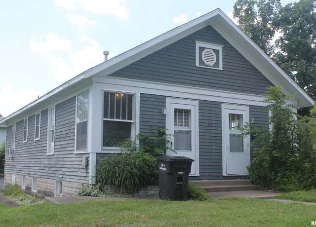 Property at 505 W Cherry St, Carbondale, IL 62901, 2 beds, 1.5 baths