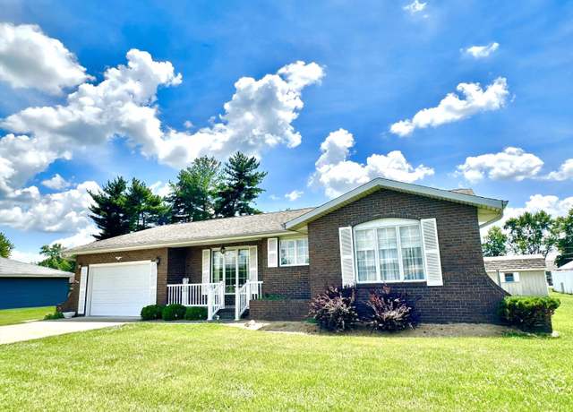 Property at 1915 W 4th St, Centralia, IL 62801, 2 beds, 2 baths