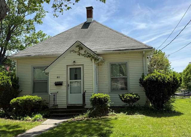 Property at 411 W Jefferson St, Macomb, IL 61455, 2 beds, 1 bath