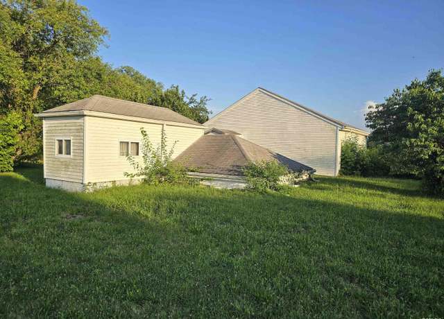 Property at 314 3rd St, South Pekin, IL 61564, 3 beds, 1 bath