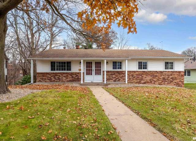 Property at 3621 34th St, Rock Island, IL 61201, 4 beds, 2.5 baths