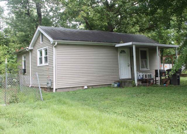 Property at 805 N James St, Carbondale, IL 62901, 2 beds, 1 bath