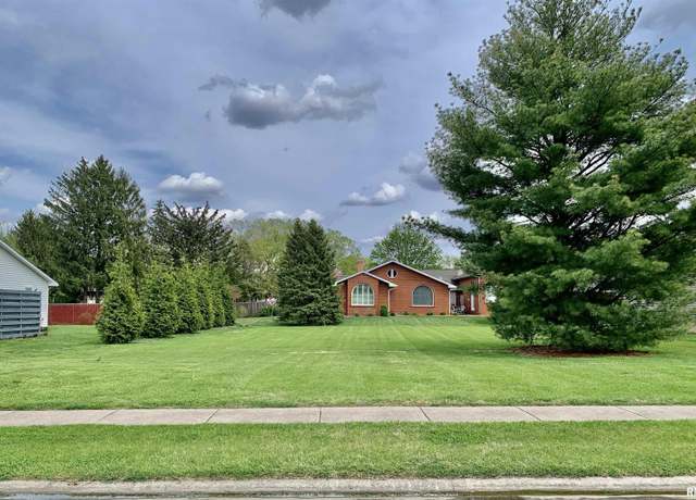 Property at 510 Westwinds Dr, Jacksonville, IL 62650