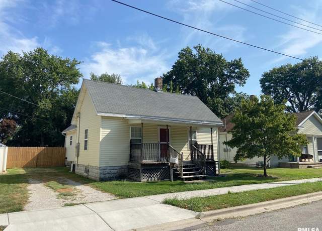 Property at 511 E Cleveland St, Taylorville, IL 62568, 2 beds, 1 bath