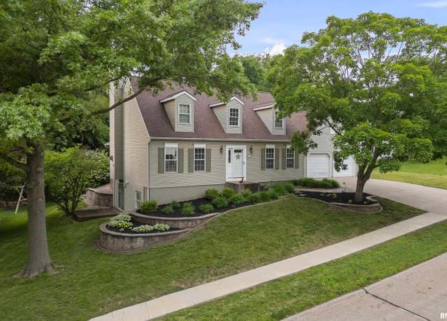 Property at 3513 33rd Street Court, Moline, IL 61265, 3 beds, 2.5 baths