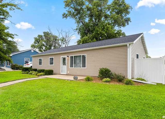 Property at 414 Mary St, Washington, IL 61571, 3 beds, 2 baths