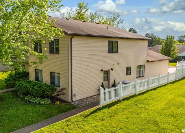 Property at 510 Beadle Dr, Carbondale, IL 62901, 2 beds, 2 baths