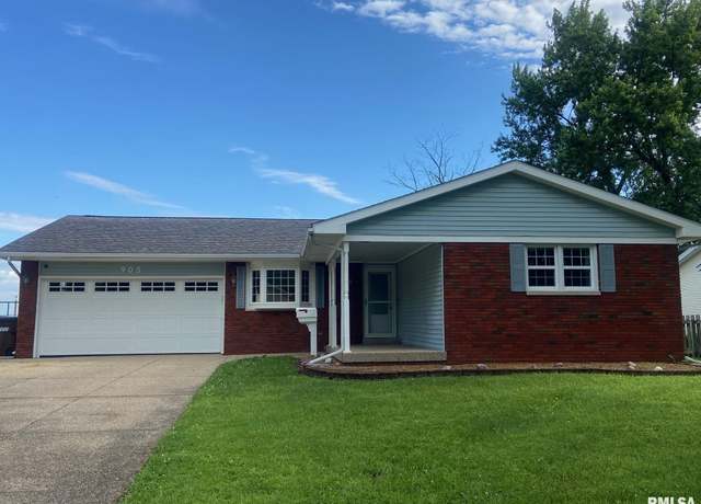 Property at 905 E Heights St, Taylorville, IL 62568, 3 beds, 2 baths