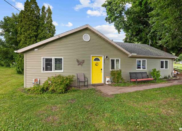 Property at 226 14th St, Rapids City, IL 61278, 2 beds, 1 bath