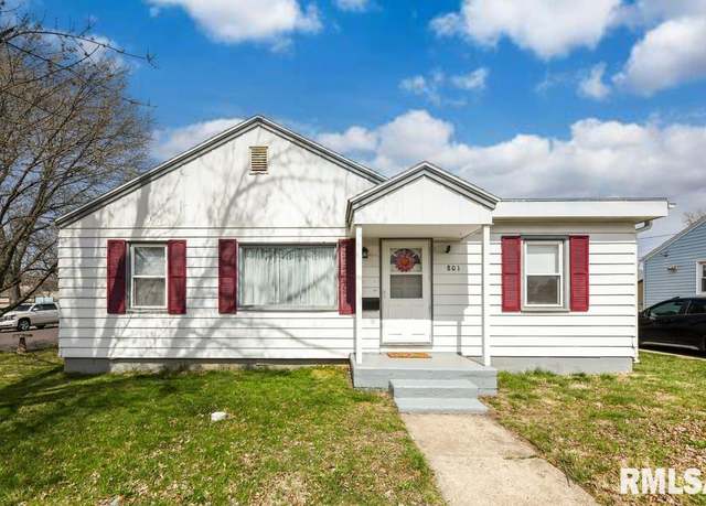 Property at 801 Koch St, Pekin, IL 61554, 3 beds, 1 bath