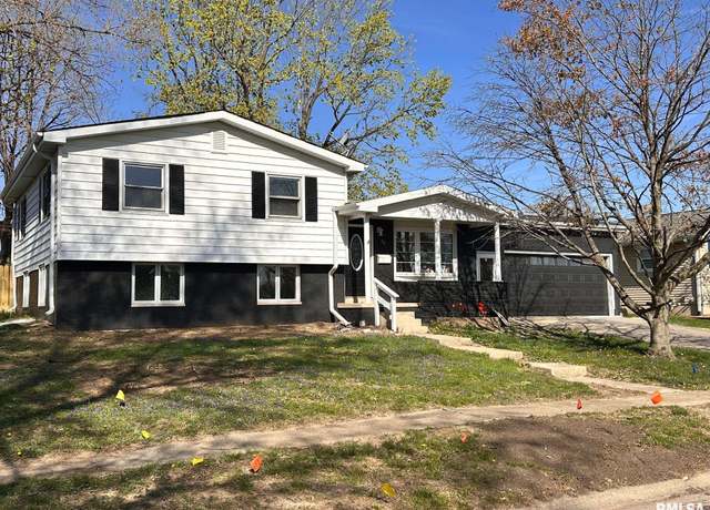 Property at 29 Greenbriar Dr, Jacksonville, IL 62650, 4 beds, 3 baths
