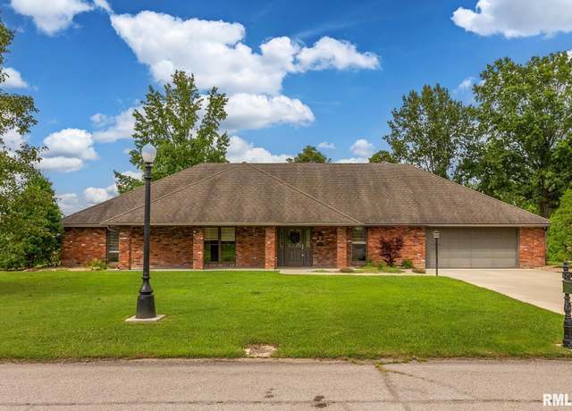 Property at 1605 S Eugene Ln, Marion, IL 62959, 4 beds, 3 baths