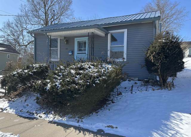 Property at 616 Oak St, Muscatine, IA 52761, 1 bed, 1.5 baths