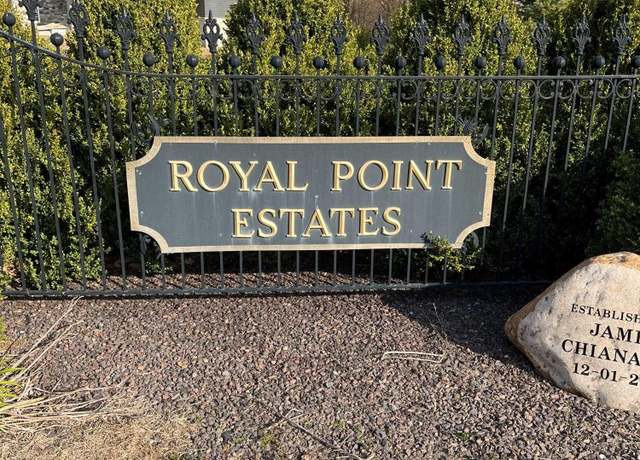 Property at 105 Royal Point Ct, Pekin, IL 61554