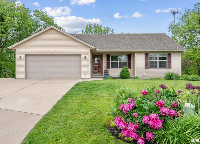 Property at 1439 Zenith Ct, Davenport, IA 52804, 3 beds, 3 baths