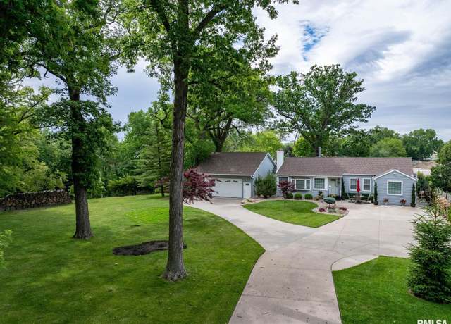 Property at 1872 19th Ave, Moline, IL 61265, 3 beds, 2 baths