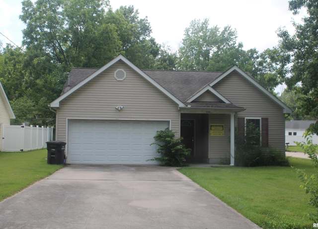 Property at 1026 N Carico Street A, Carbondale, IL 62901, 3 beds, 2 baths