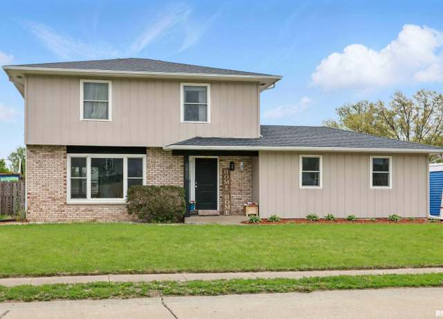 Property at 5805 Appomattox Rd, Davenport, IA 52806, 3 beds, 2.5 baths