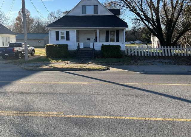 Property at 1415 N Park Ave, Herrin, IL 62948, 4 beds, 2 baths