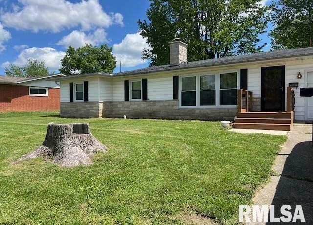 Property at 805 Dogwood Ln, Marion, IL 62959, 3 beds, 2 baths