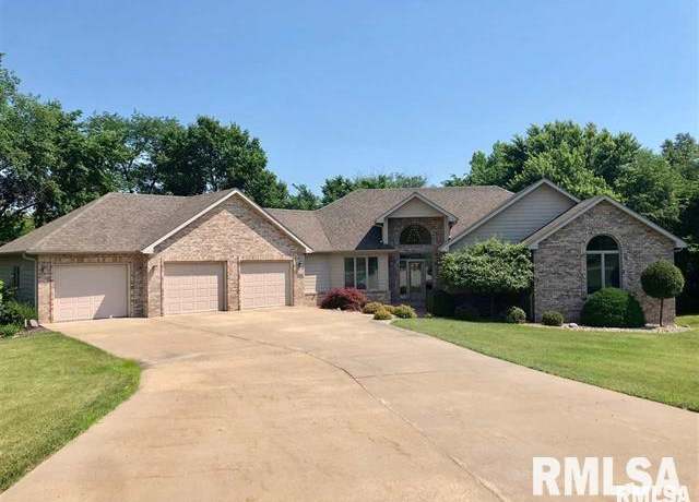 Property at 325 Hillcrest Dr, Macomb, IL 61455, 4 beds, 4 baths