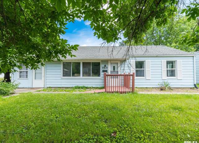 Property at 2916 N Golf Dr, Peoria, IL 61604, 3 beds, 1 bath