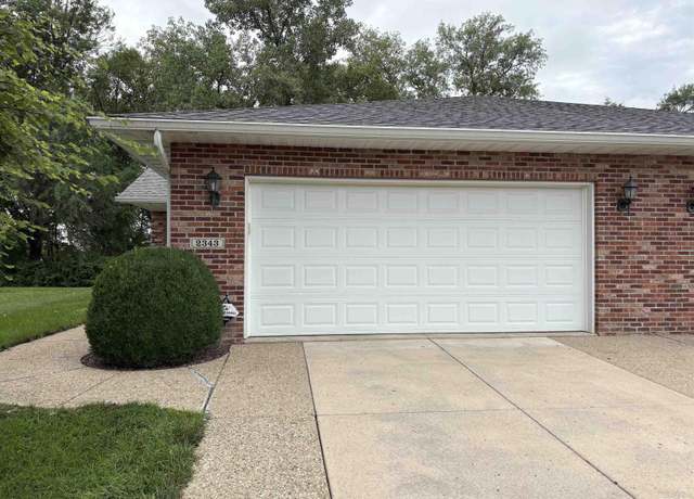 Property at 2343 Lakeshore Dr #26, Pekin, IL 61554, 2 beds, 2 baths