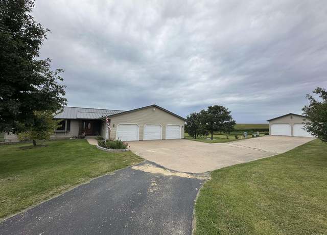 Property at 1770 442nd Ave, Clinton, IA 52732, 4 beds, 3 baths