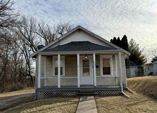 Property at 1424 E Elmhurst Ave, Peoria, IL 61603, 2 beds, 1 bath