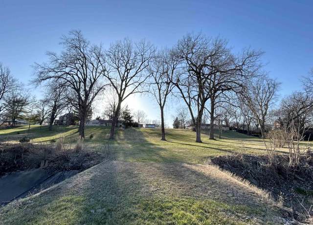 Property at 3215 N Knoxville Ave, Peoria, IL 61604